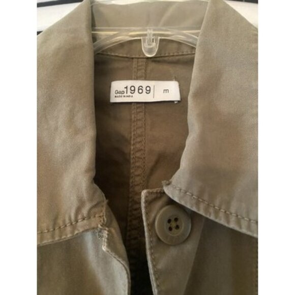 NWT 1969 GAP Shirt Jacket Shacket Medium Solid Green Army Minimalist - Picture 3 of 5